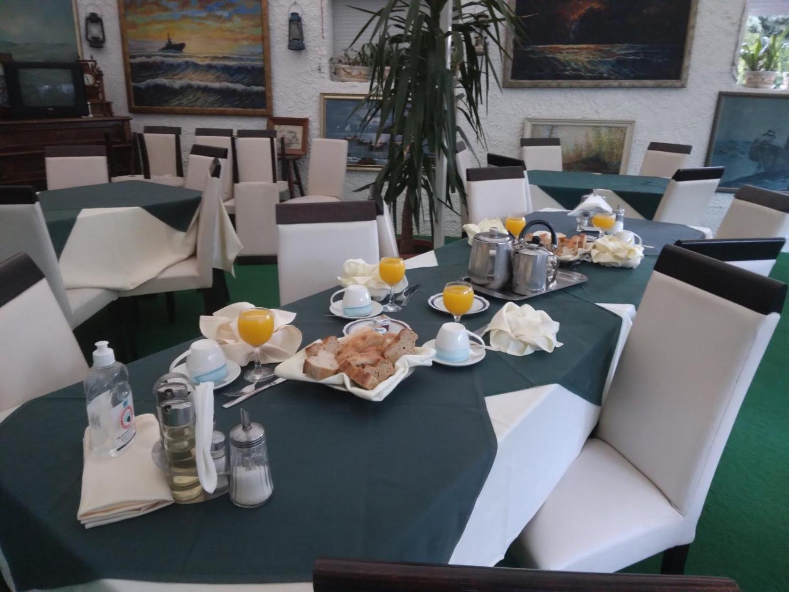 Pansion Mimoza Bed & Breakfast Херцег Нови Екстериор снимка